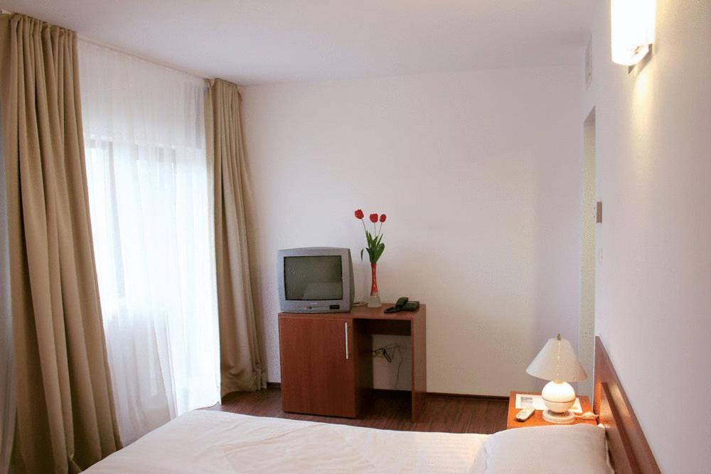 Hotel Timisoara Sannicolau Mare Sinnicolau Mare Экстерьер фото