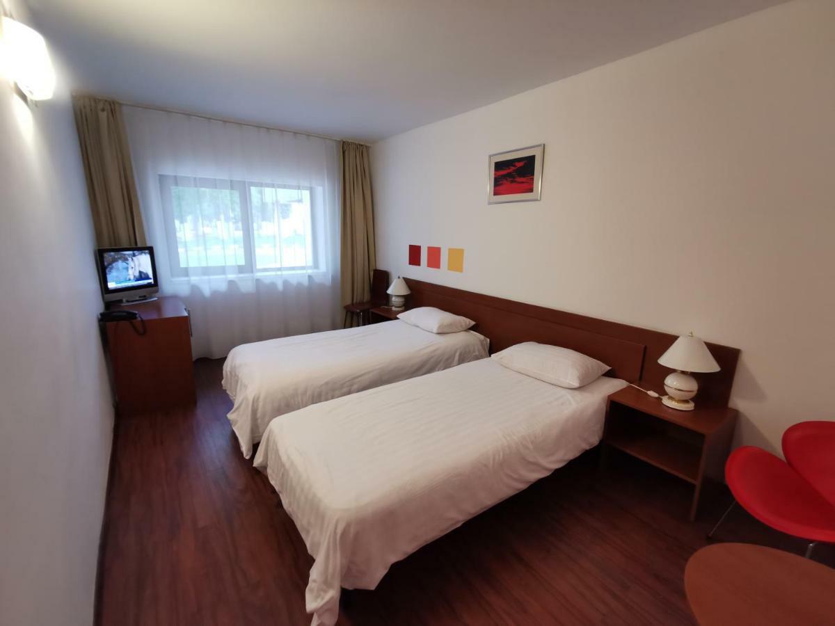 Hotel Timisoara Sannicolau Mare Sinnicolau Mare Экстерьер фото